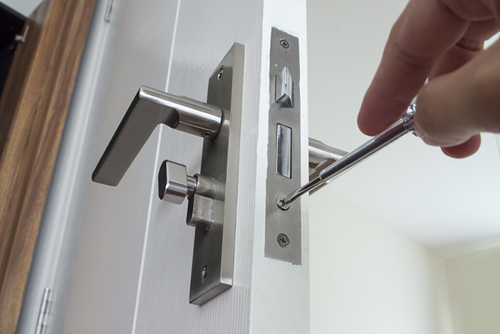 Our local locksmiths are able to repair and install door locks for properties in Peckham and the local area.